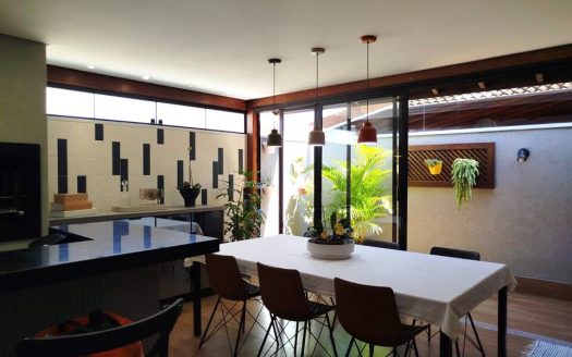 Casa em Condomínio à venda