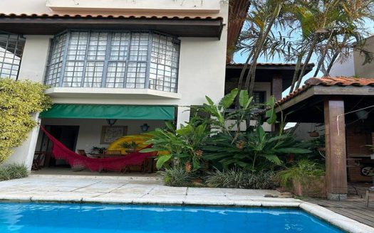 Casa em Condomínio à venda