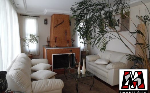 Casa em Condomínio à venda
