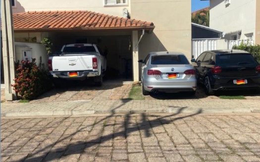 Casa em Condomínio à venda
