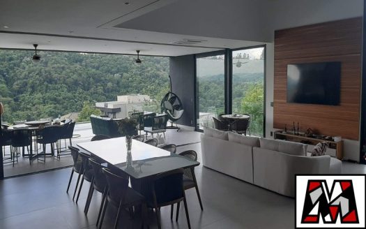 Casa em Condomínio à venda