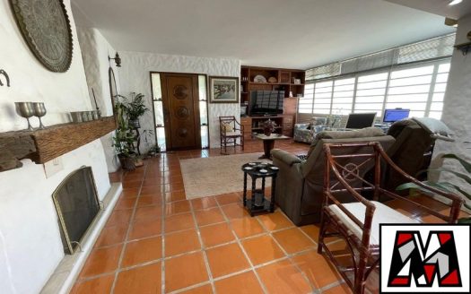 Casa em Condomínio à venda