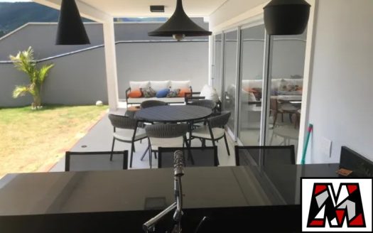 Casa em Condomínio à venda