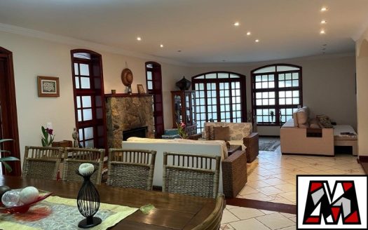 Casa em Condomínio à venda