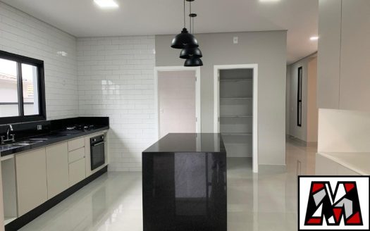 Casa em Condomínio à venda