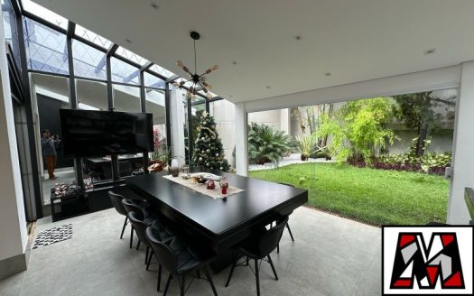 Casa em Condomínio à venda