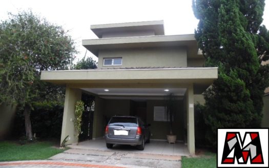 Casa em Condomínio à venda