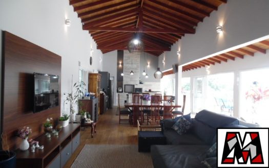 Casa em Condomínio à venda