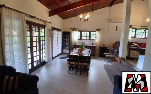 Casa em Condomínio à venda