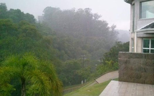 Casa em Condomínio à venda