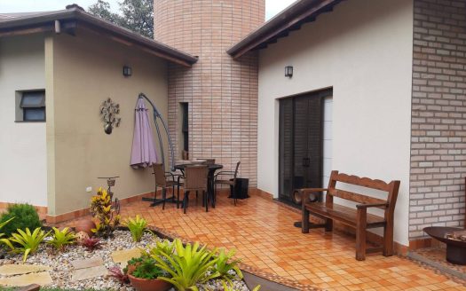 Casa em Condomínio à venda