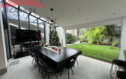 Casa em Condomínio à venda