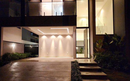 Casa em Condomínio à venda