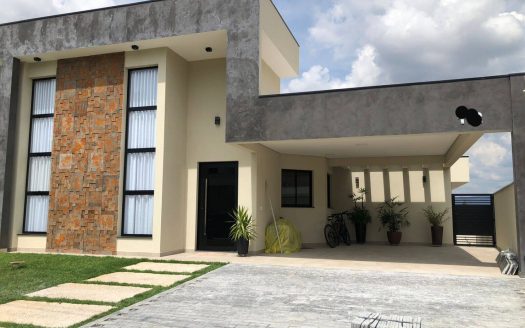 Casa em Condomínio à venda