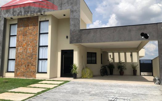 Casa em Condomínio à venda
