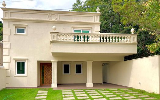 Casa em Condomínio à venda