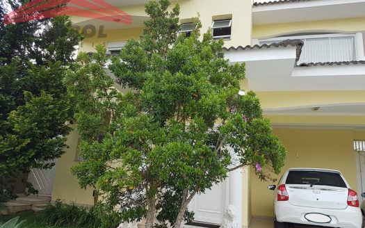 Casa em Condomínio à venda