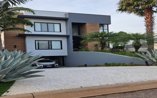 Casa em Condomínio à venda
