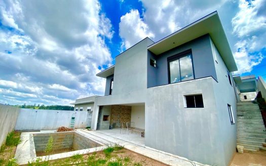Casa em Condomínio à venda