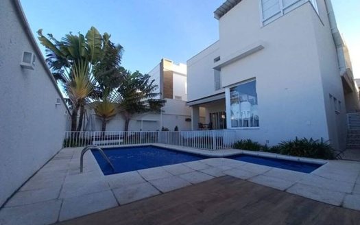 Casa em Condomínio à venda