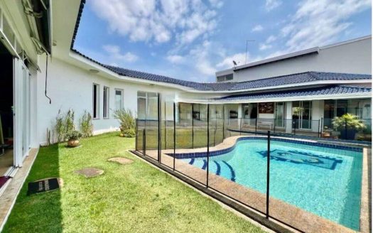 Casa em Condomínio à venda