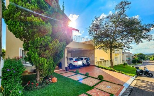 Casa em Condomínio à venda