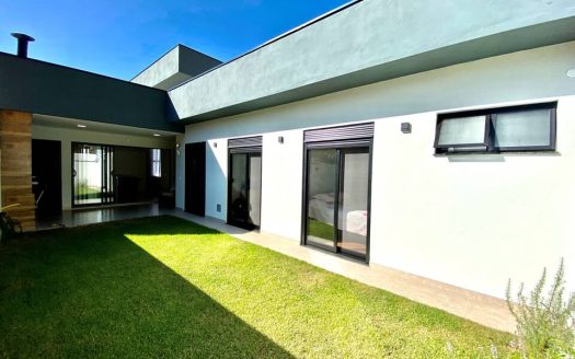 Casa em Condomínio à venda