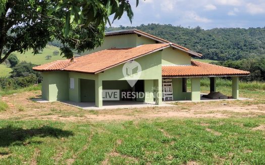 Fazenda/Sítio/Chácara à venda
