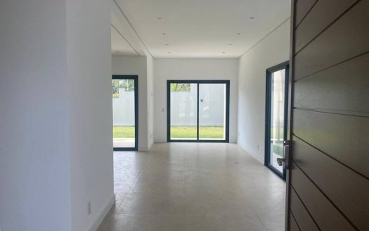 Casa em Condomínio à venda