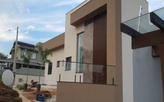 Casa em Condomínio à venda