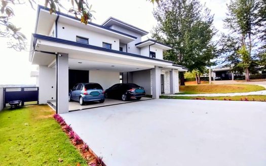 Casa em Condomínio à venda