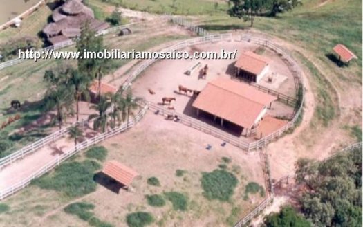 Fazenda/Sítio/Chácara à venda