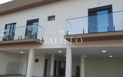 Casa em Condomínio à venda