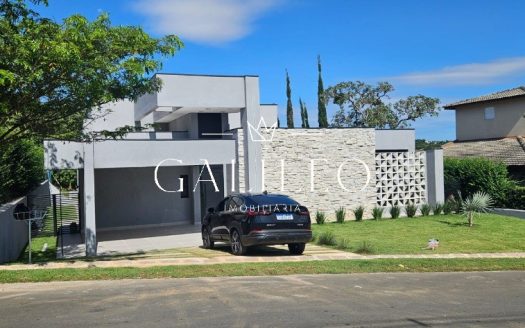 Casa em Condomínio à venda