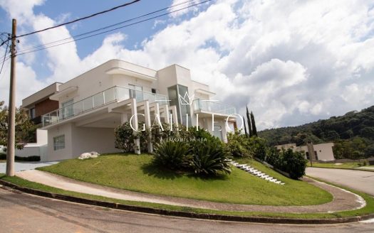 Casa em Condomínio à venda
