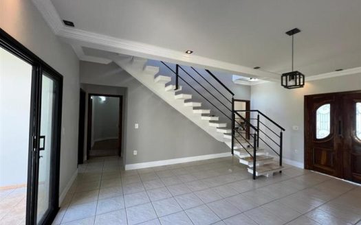 Casa em Condomínio à venda