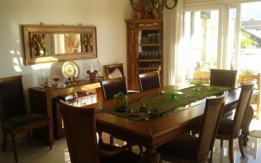 Casa em Condomínio à venda
