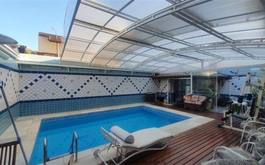 Casa em Condomínio à venda