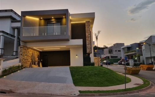 Casa em Condomínio à venda