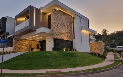 Casa em Condomínio à venda