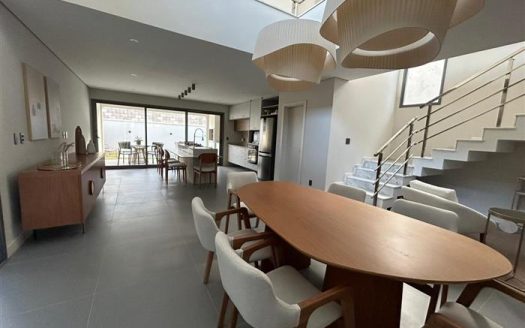 Casa em Condomínio à venda
