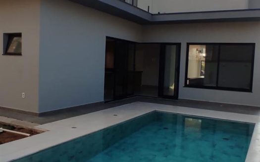 Casa em Condomínio à venda