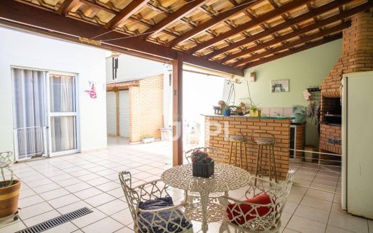 Casa de Condomínio à venda